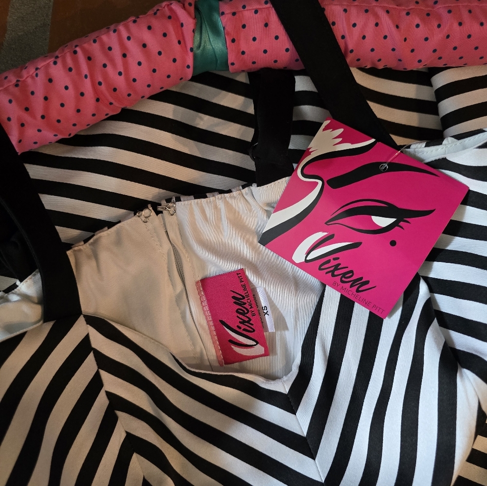 Black and White Striped Dress - Picture 4 of 5